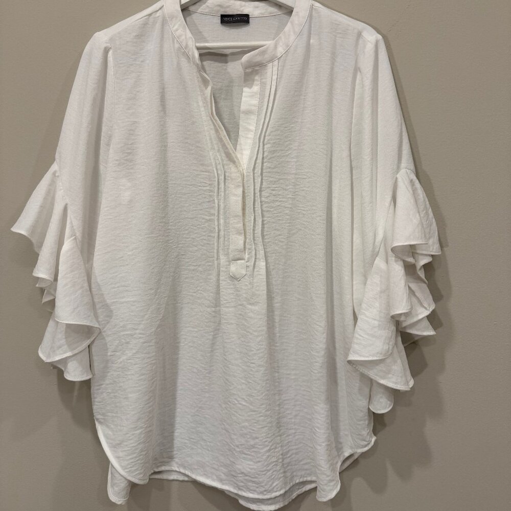 Vince Camuto White Flutter Sleeve Blouse Women’s Unknown Size (Fits Like M/L)